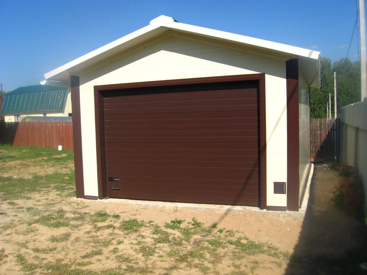 Гараж из сэндвича панелей