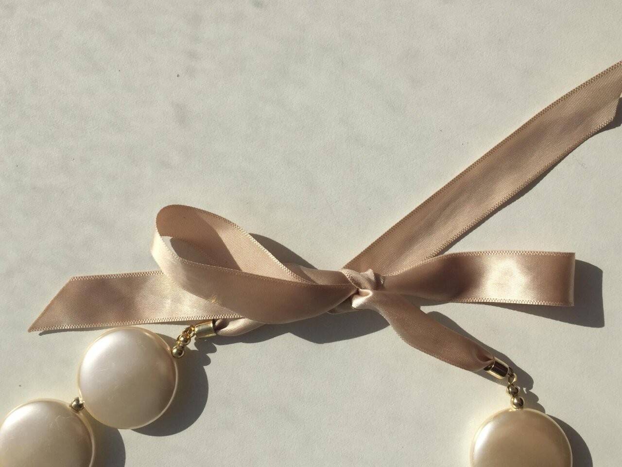 Колье бусы бижутерия украшение перламутровый жемчужный мода стиль на шею бренд тренд 42 44 46 48 40 в Москве фото 4 Личные вещи Москва