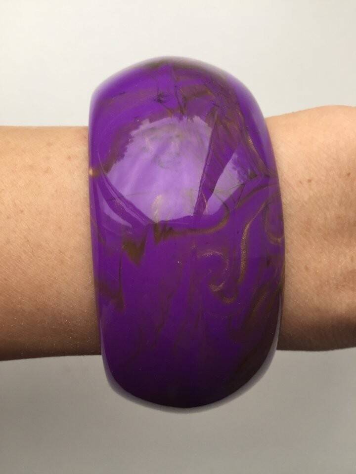 Браслет новый сиреневый фиолетовый золото женский пластик бижутерия украшение аксессуар женский широ в Москве фото 3 Личные вещи Москва