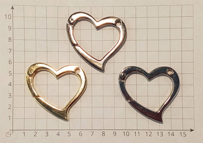 Кольцо-карабин «сердце» в Москве фото 1 Личные вещи Москва