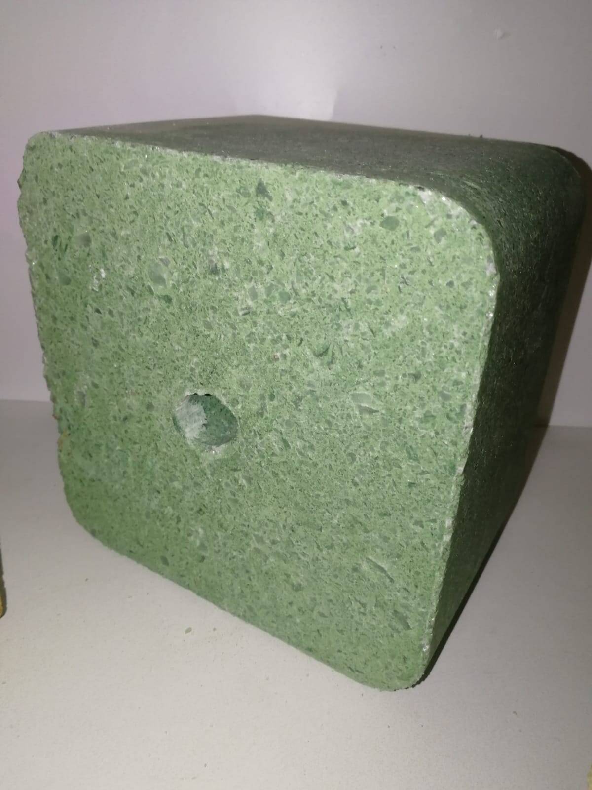 Соль-лизунец "Лимисол-Ф" ПРЕМИУМ (коробка 20 кг) Соль-лизунец "Лимисол-Ф" ПРЕМИУМ (коробка 20 кг)