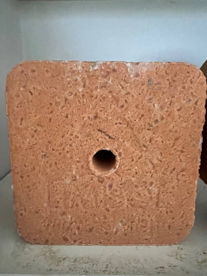 Соль-лизунец "Лимисол-Ягмедь" ПРЕМИУМ (коробка 20 кг) Соль-лизунец "Лимисол-Ягмедь" ПРЕМИУМ (коробка 20 кг)