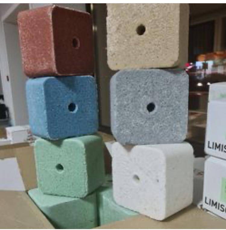 Соль-лизунец "Лимисол-йодокальцит премиум" (коробка 20 кг) Соль-лизунец "Лимисол-йодокальцит премиум" (коробка 20 кг)