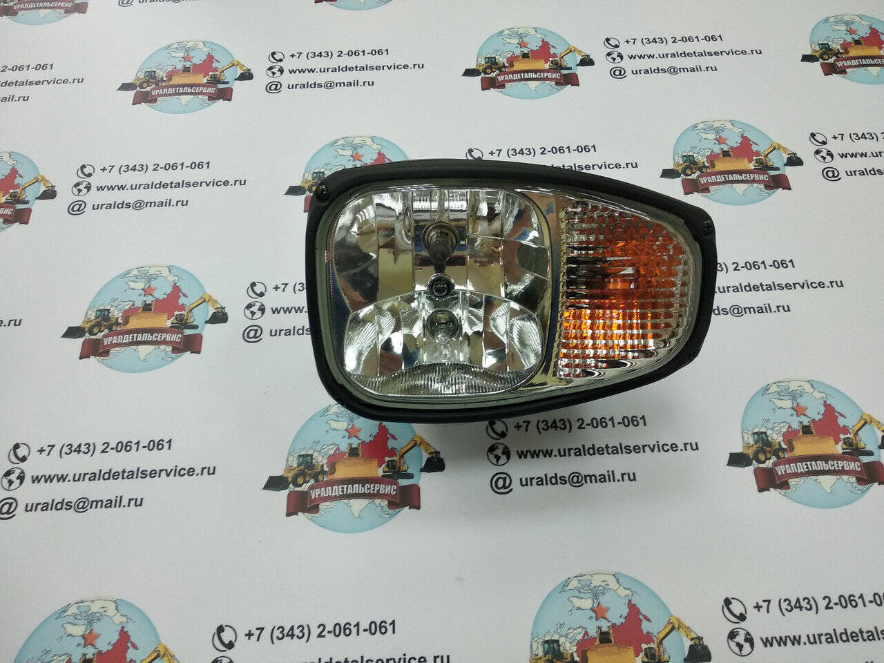 Фара основного освещения UDS-004 (Volvo, JCB, Hidromek, Terex) Заднее крепление в Екатеринбурге фото 2 Транспорт Екатеринбург
