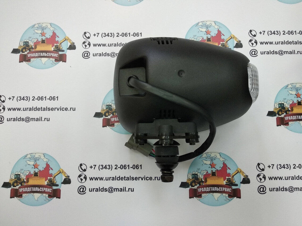 Фара основного освещения UDS-005 (CAT, Terex) Нижнее крепление в Екатеринбурге фото 5 Транспорт Екатеринбург