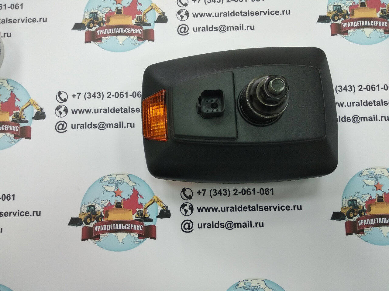 Фара основного освещения UDS-010 (JCB, Case, John Deere, Komatsu) Заднее крепление в Екатеринбурге фото 5 Транспорт Екатеринбург