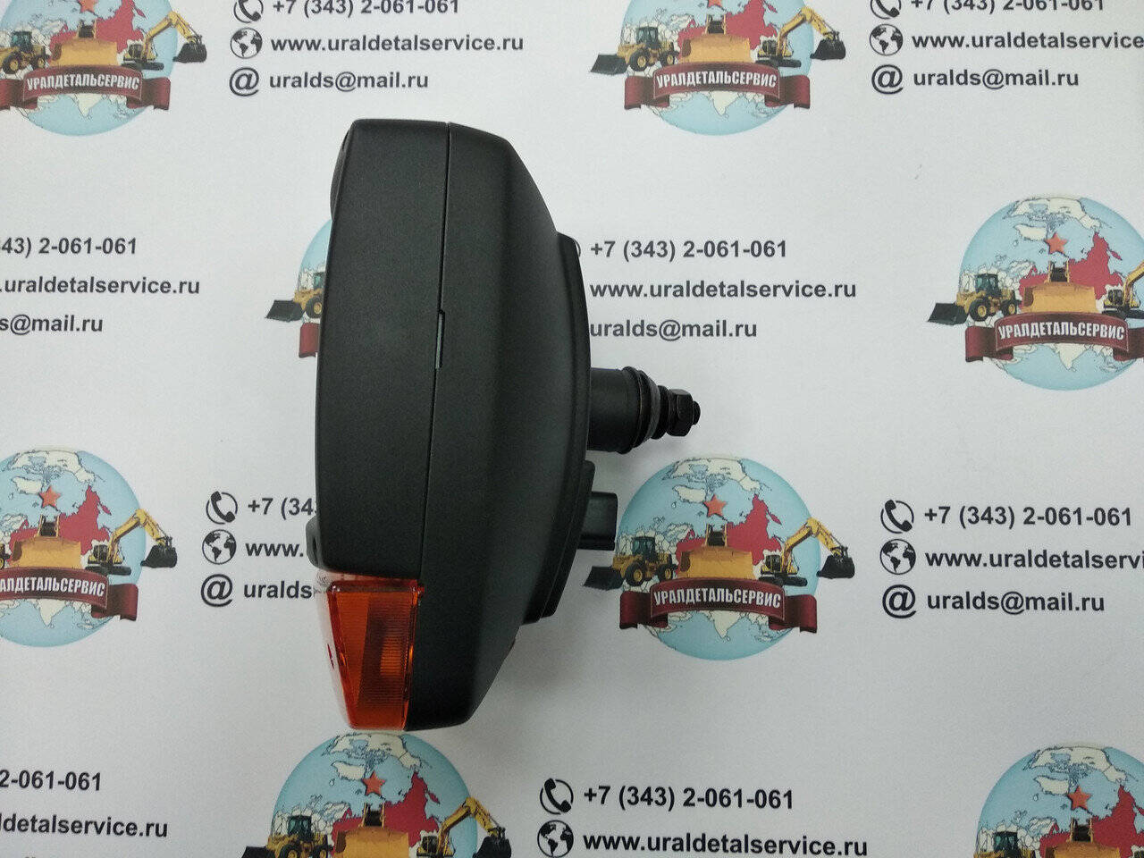 Фара основного освещения UDS-010 (JCB, Case, John Deere, Komatsu) Заднее крепление в Екатеринбурге фото 4 Транспорт Екатеринбург
