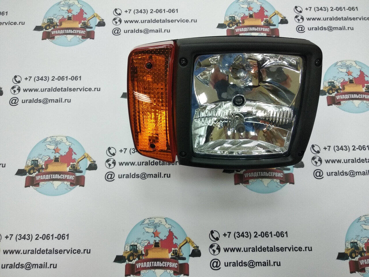 Фара основного освещения UDS-010 (JCB, Case, John Deere, Komatsu) Заднее крепление в Екатеринбурге фото 2 Транспорт Екатеринбург