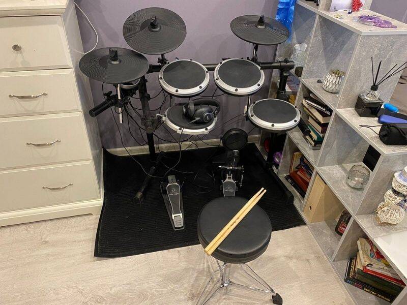 Цифровые пианино, электронные барабанные установки, гитары в аренду в Москве фото 3 Увлечения и отдых Москва