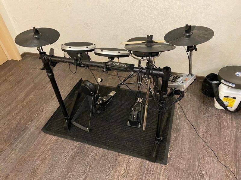 Цифровые пианино, электронные барабанные установки, гитары в аренду в Москве фото 7 Увлечения и отдых Москва