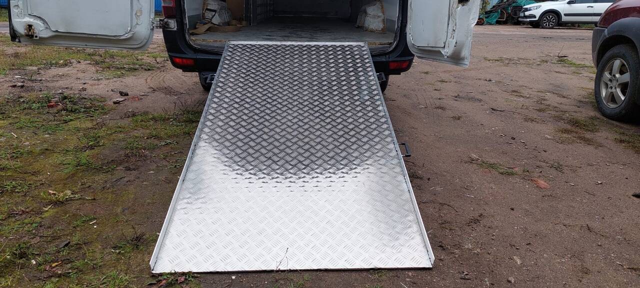 Сходни (аппарели) ГКА 250.150/5KM Грузоподъёмность 500 кг  в Москве фото 1 Транспорт Москва