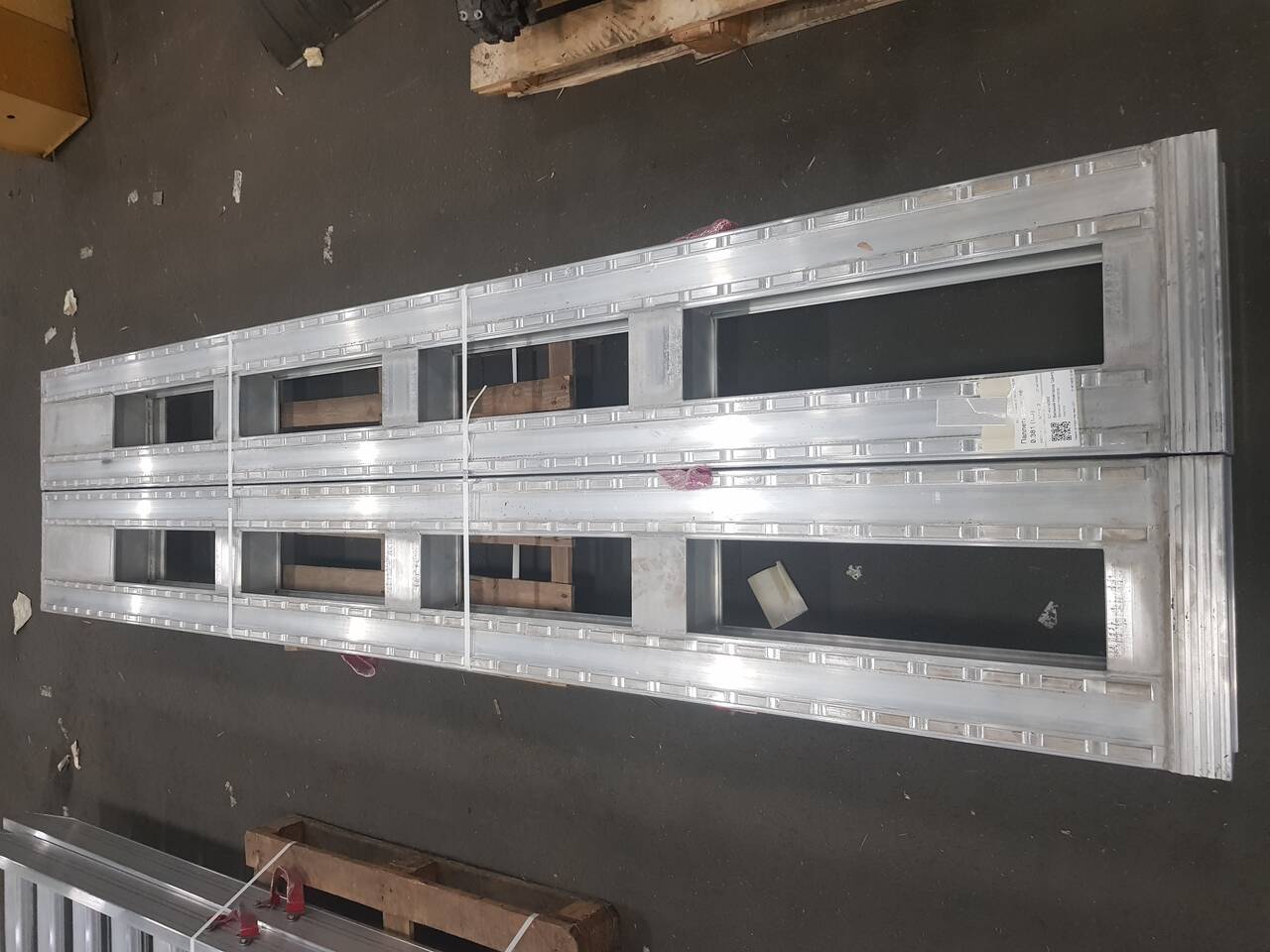 Сходни для заезда техники до 16 тонн в Москве фото 1 Транспорт Москва Сходни для заезда техники до 16 тонн в Москве фото 1 Транспорт Москва