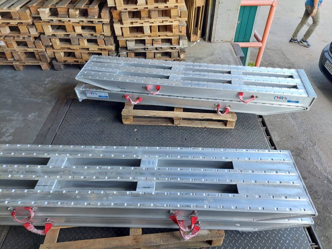 Сходни алюминиевые для заезда техники: 9500 кг на пару  в Москве фото 2 Транспорт Москва