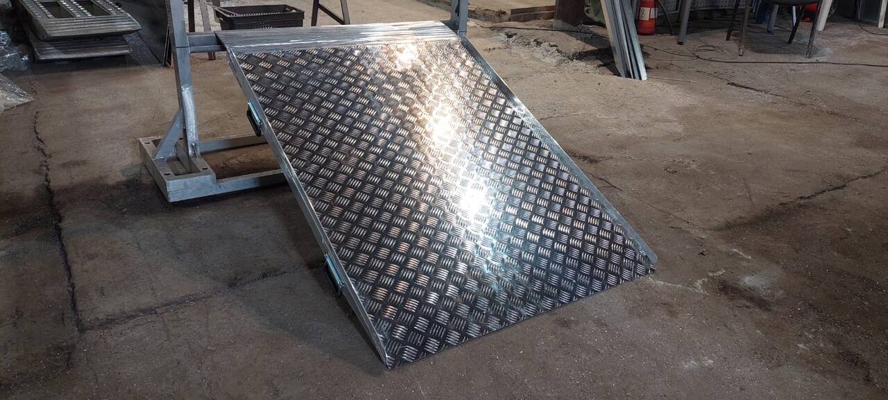 Мост погрузочный ГКА 150.100/3KM   в Санкт-Петербурге фото 1 Транспорт Санкт-Петербург