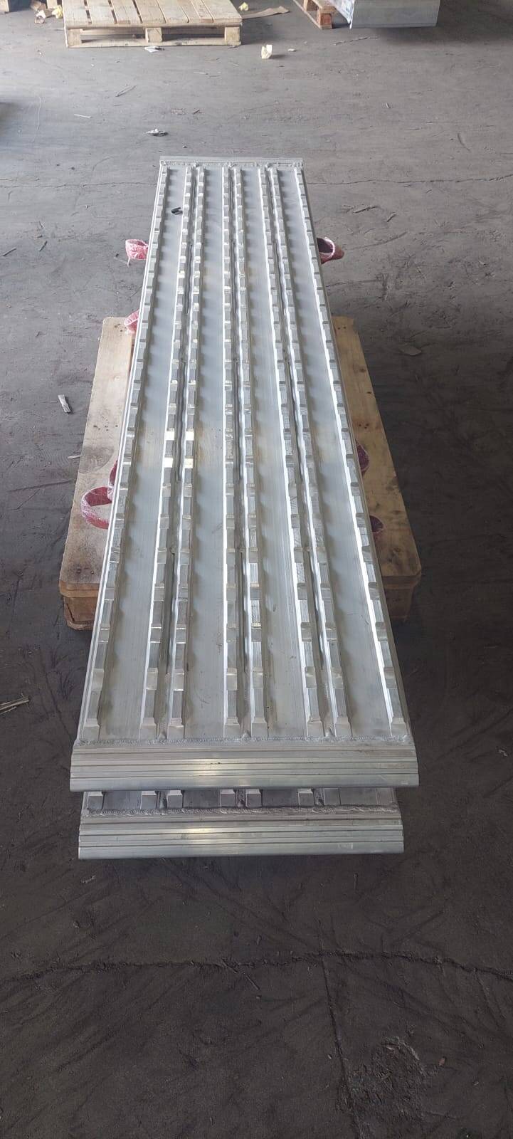 Алюминиевые трапы для заезда техники от производителя в Санкт-Петербурге фото 5 Транспорт Санкт-Петербург Алюминиевые трапы для заезда техники от производителя в Санкт-Петербурге фото 5 Транспорт Санкт-Петербург