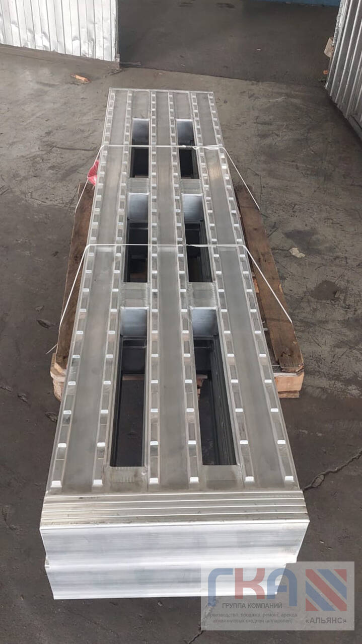 Сходни алюминиевые для заезда техники: 9500 кг на пару   в Санкт-Петербурге фото 1 Транспорт Санкт-Петербург