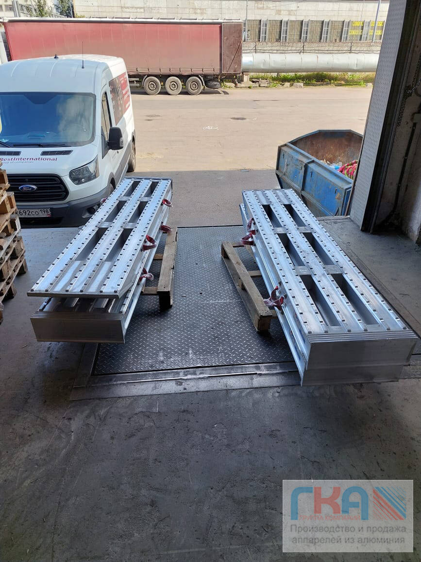 Сходни алюминиевые для заезда техники: 9500 кг на пару   в Санкт-Петербурге фото 3 Транспорт Санкт-Петербург