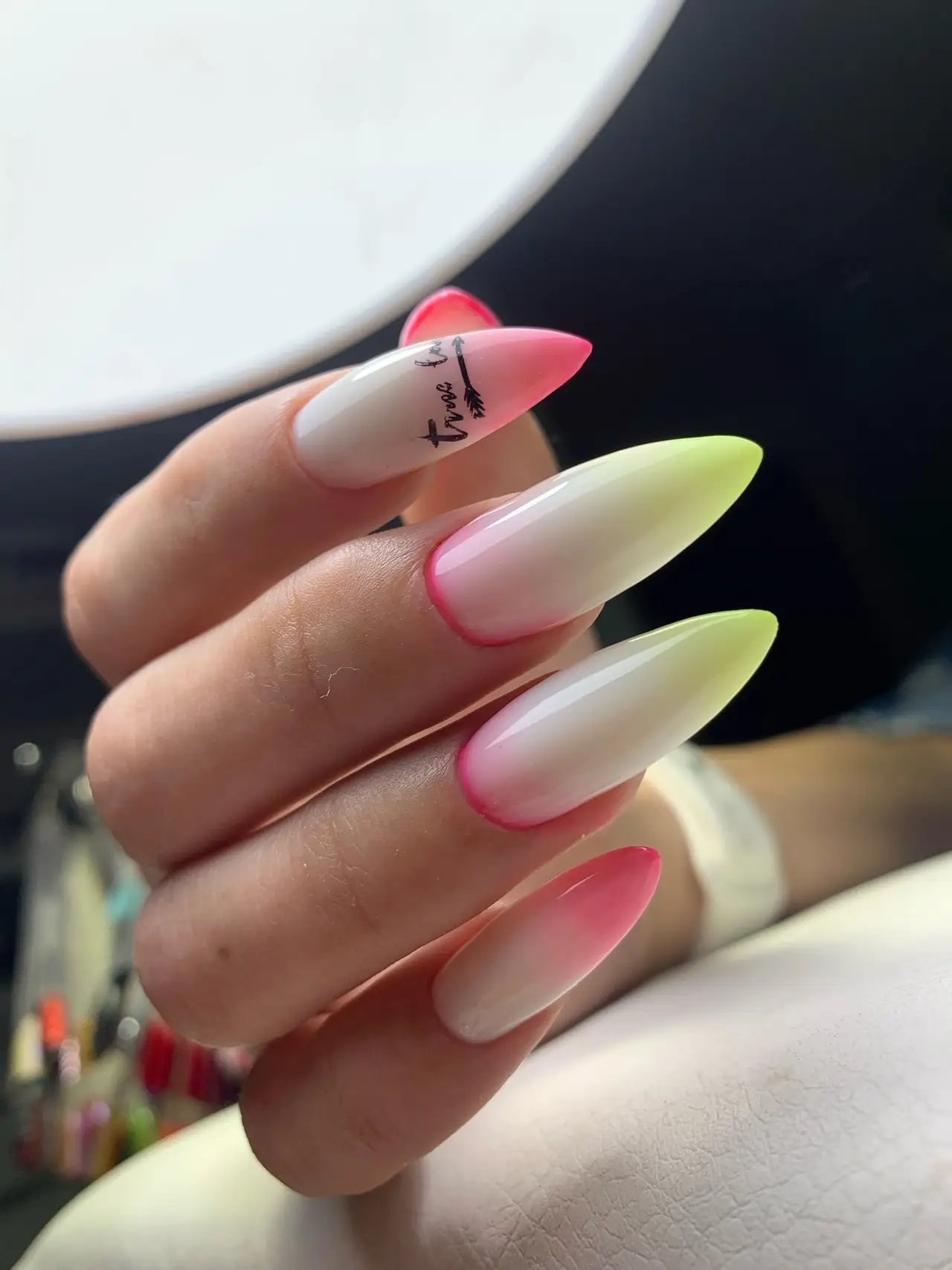 Маникюр от 300 рублей