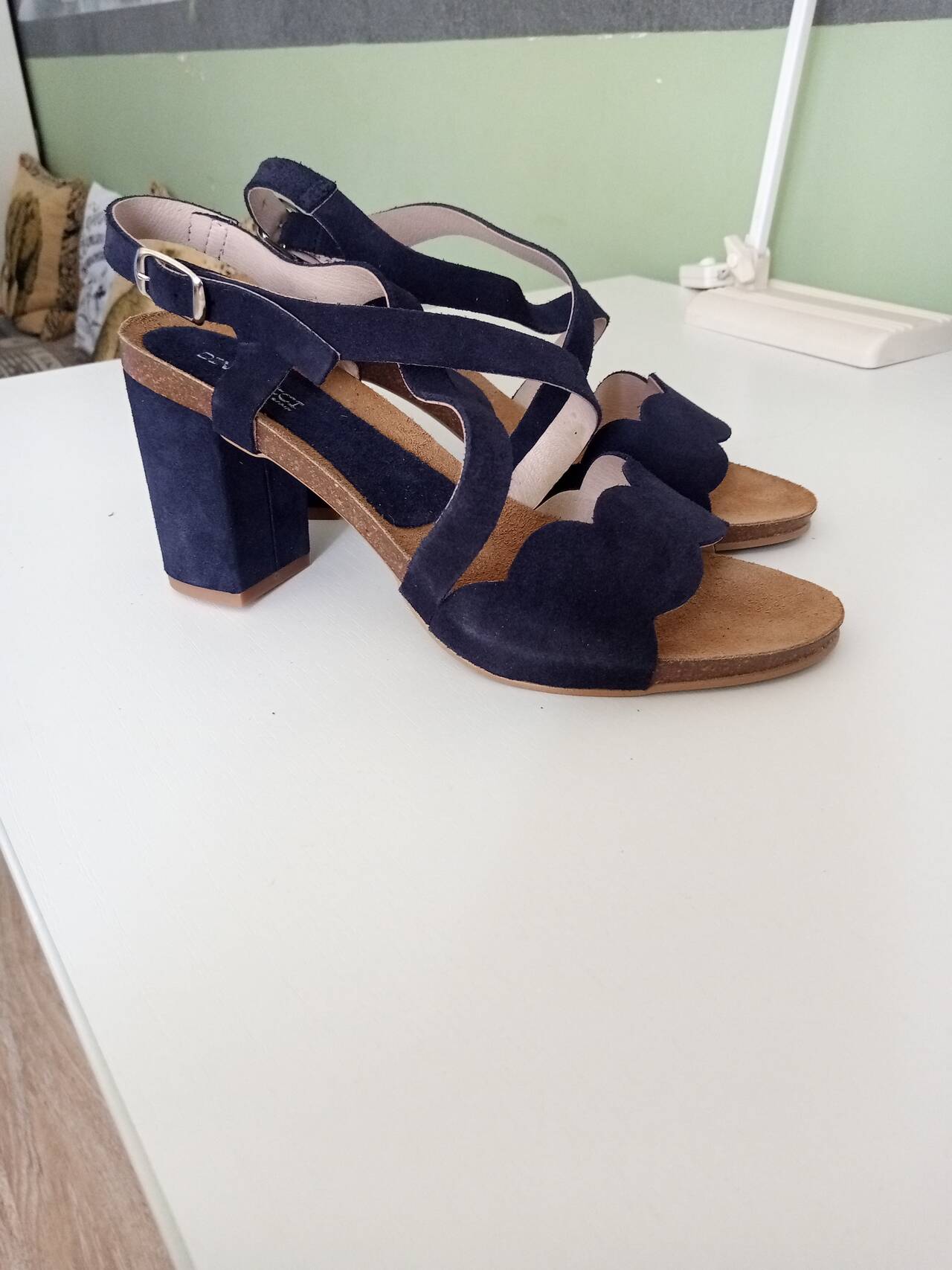 Продаю туфли в Москве фото 1 Личные вещи Москва