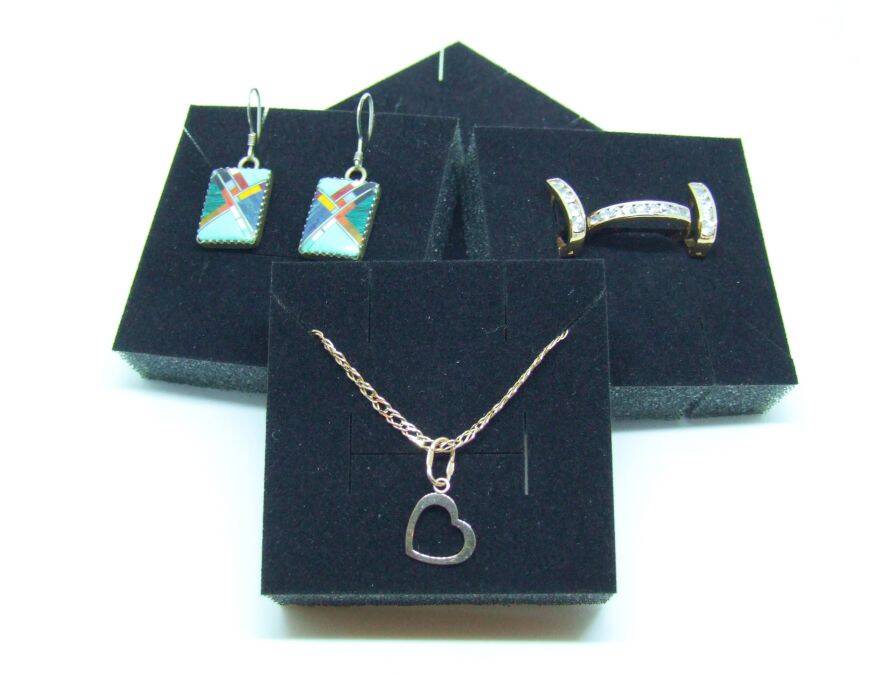 Изготовление ложементов для ювелирных изделий, значков, медалей, сувенирной продукции в Москве фото 5 Услуги Москва