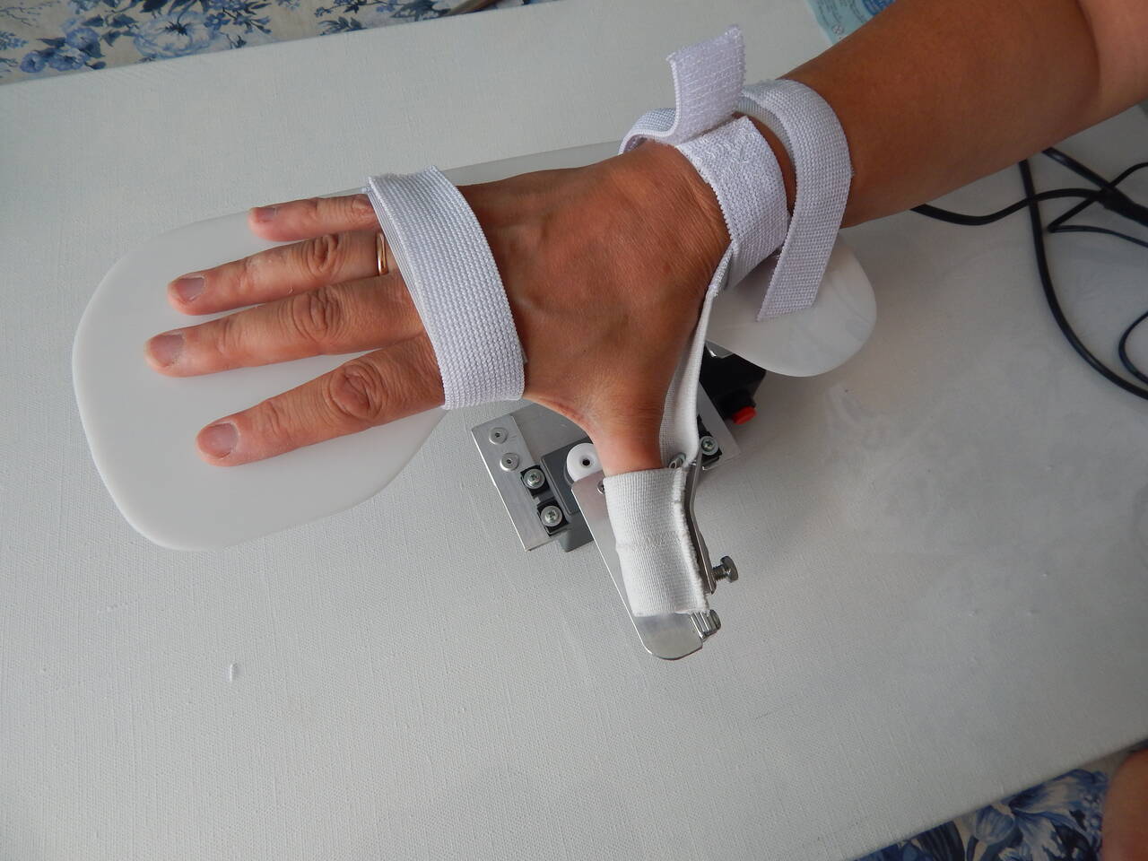 Тренажер для большого пальца