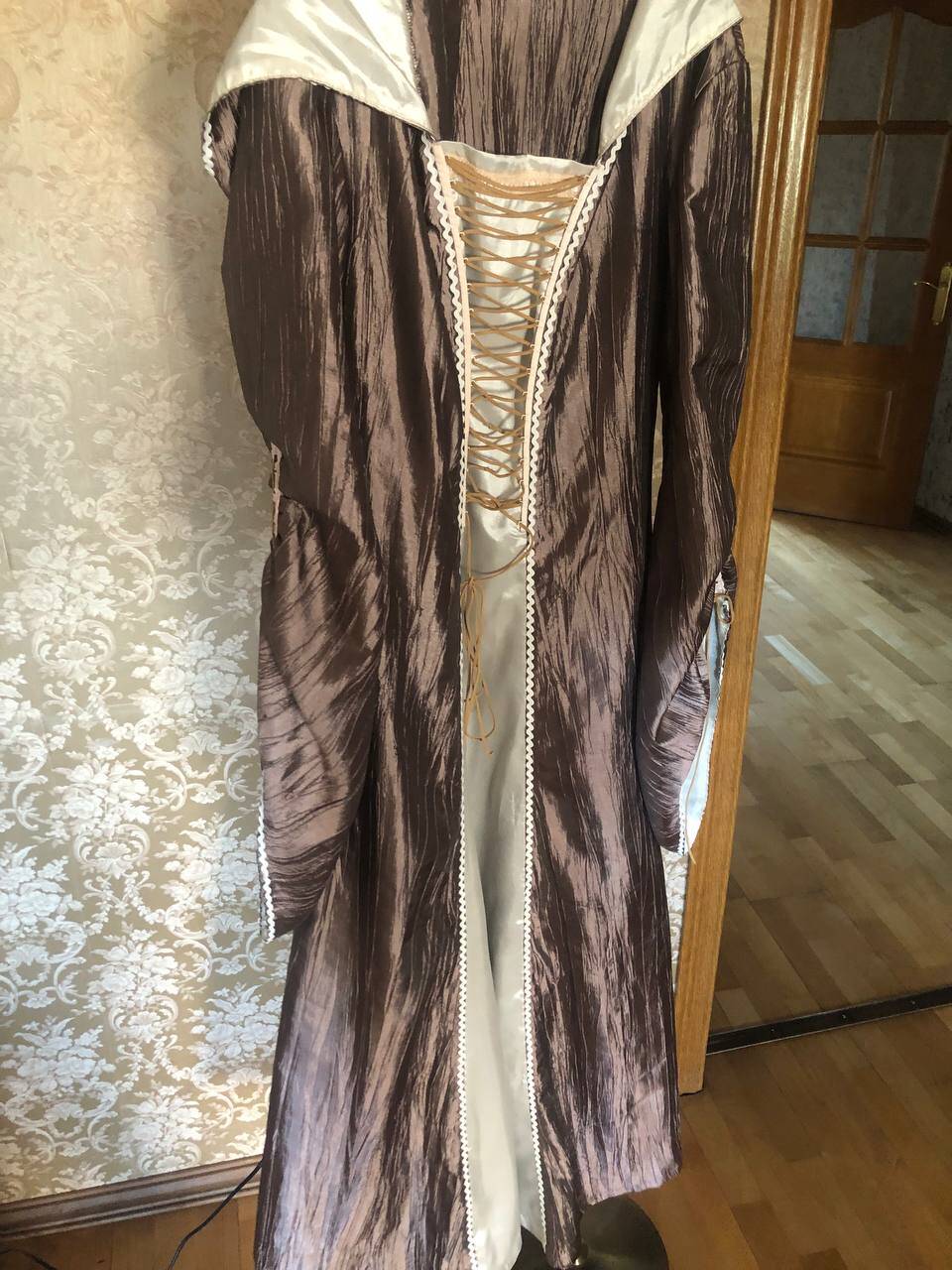 Платье средневековое карновальное  в Санкт-Петербурге фото 6 Личные вещи Санкт-Петербург