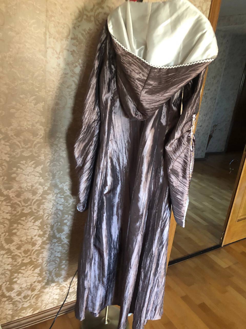 Платье средневековое карновальное  в Санкт-Петербурге фото 2 Личные вещи Санкт-Петербург