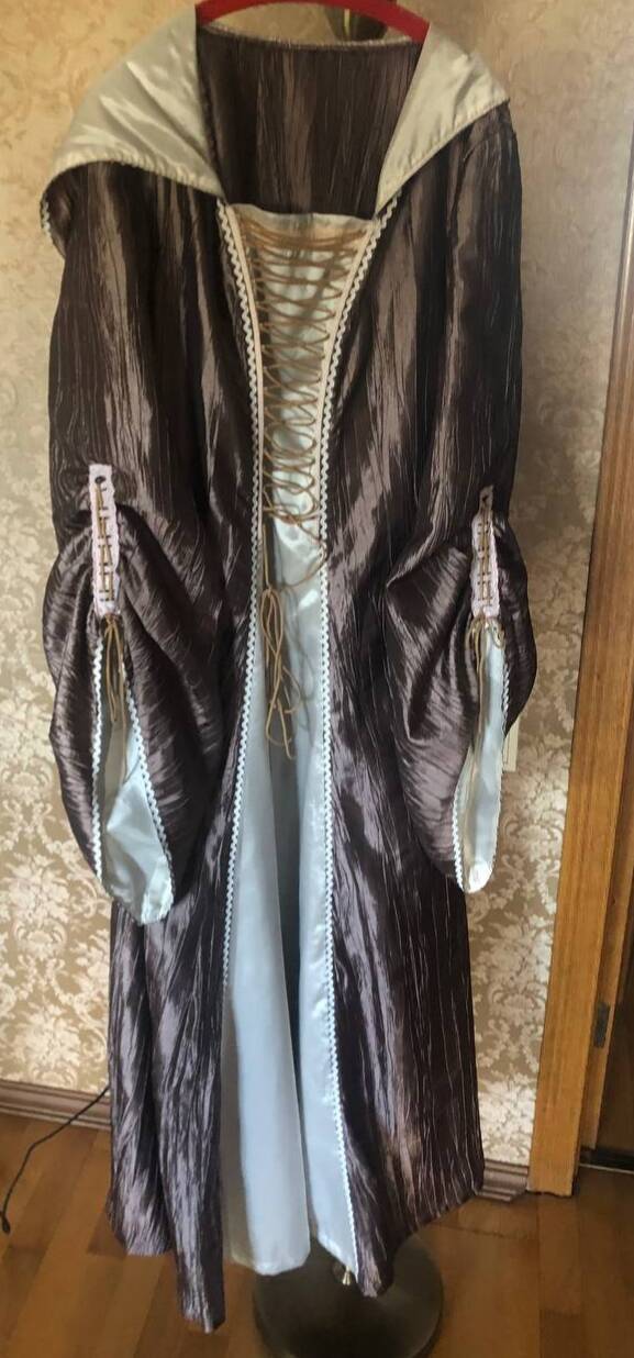 Платье средневековое карновальное  в Санкт-Петербурге фото 3 Личные вещи Санкт-Петербург