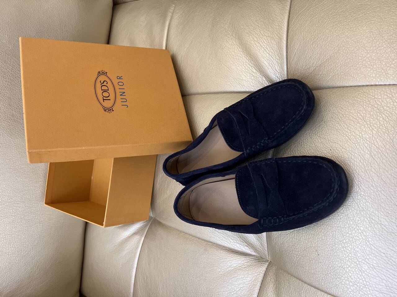 Абсолютно новые детские мокасины TODS в Москве фото 1 Личные вещи Москва