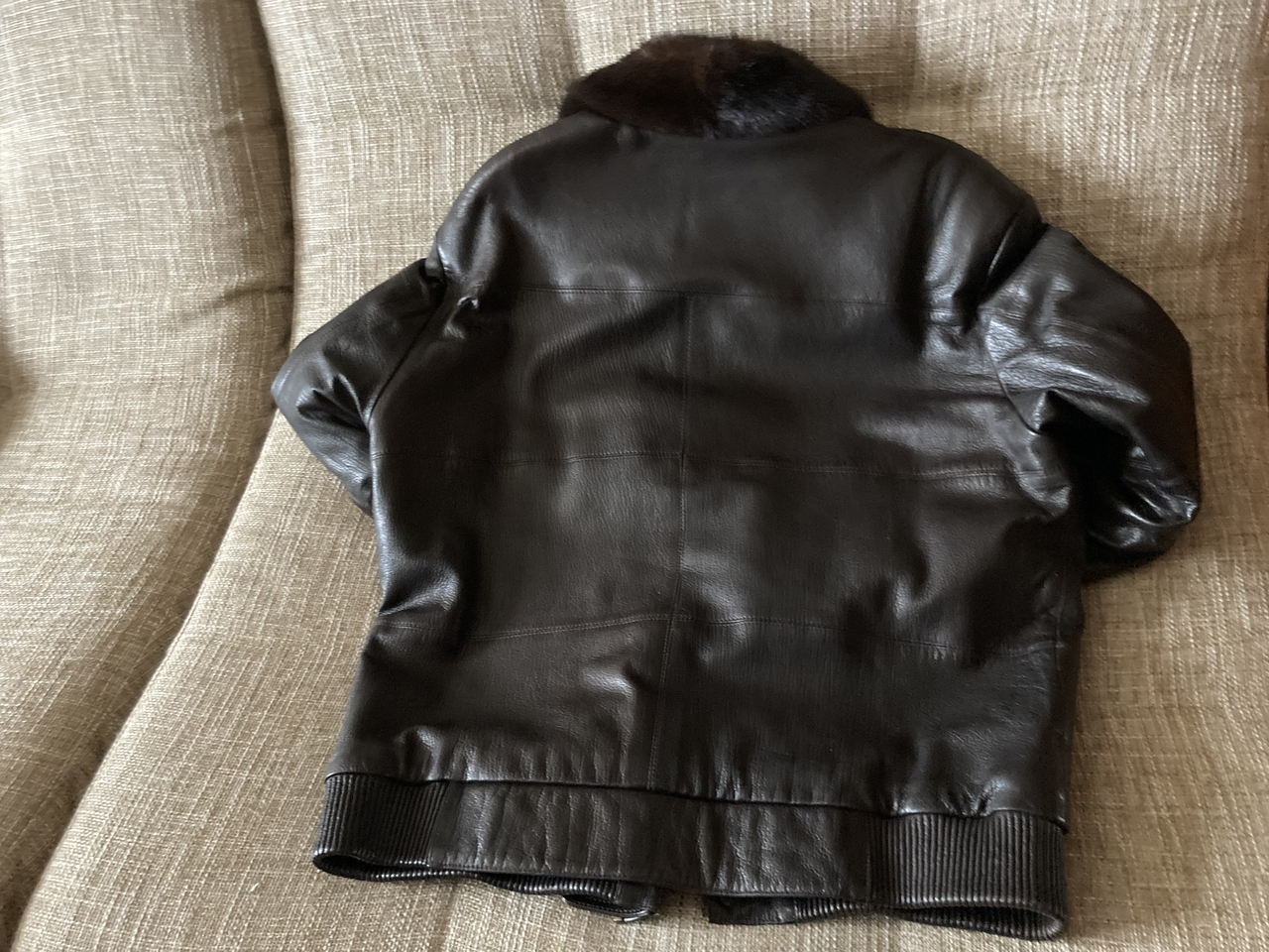 Кожаная куртка мужская ivagio в Москве фото 4 Личные вещи Москва