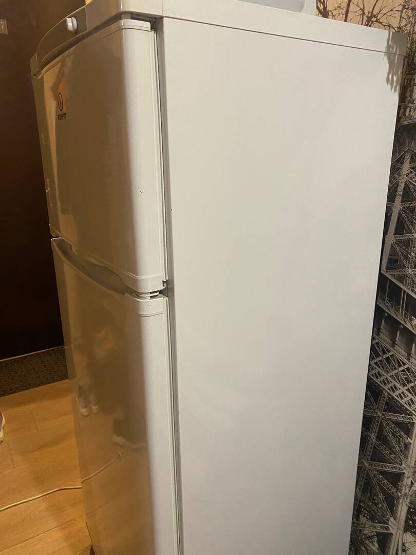 Холодильник Indesit в Санкт-Петербурге фото 3 Бытовая электроника Санкт-Петербург