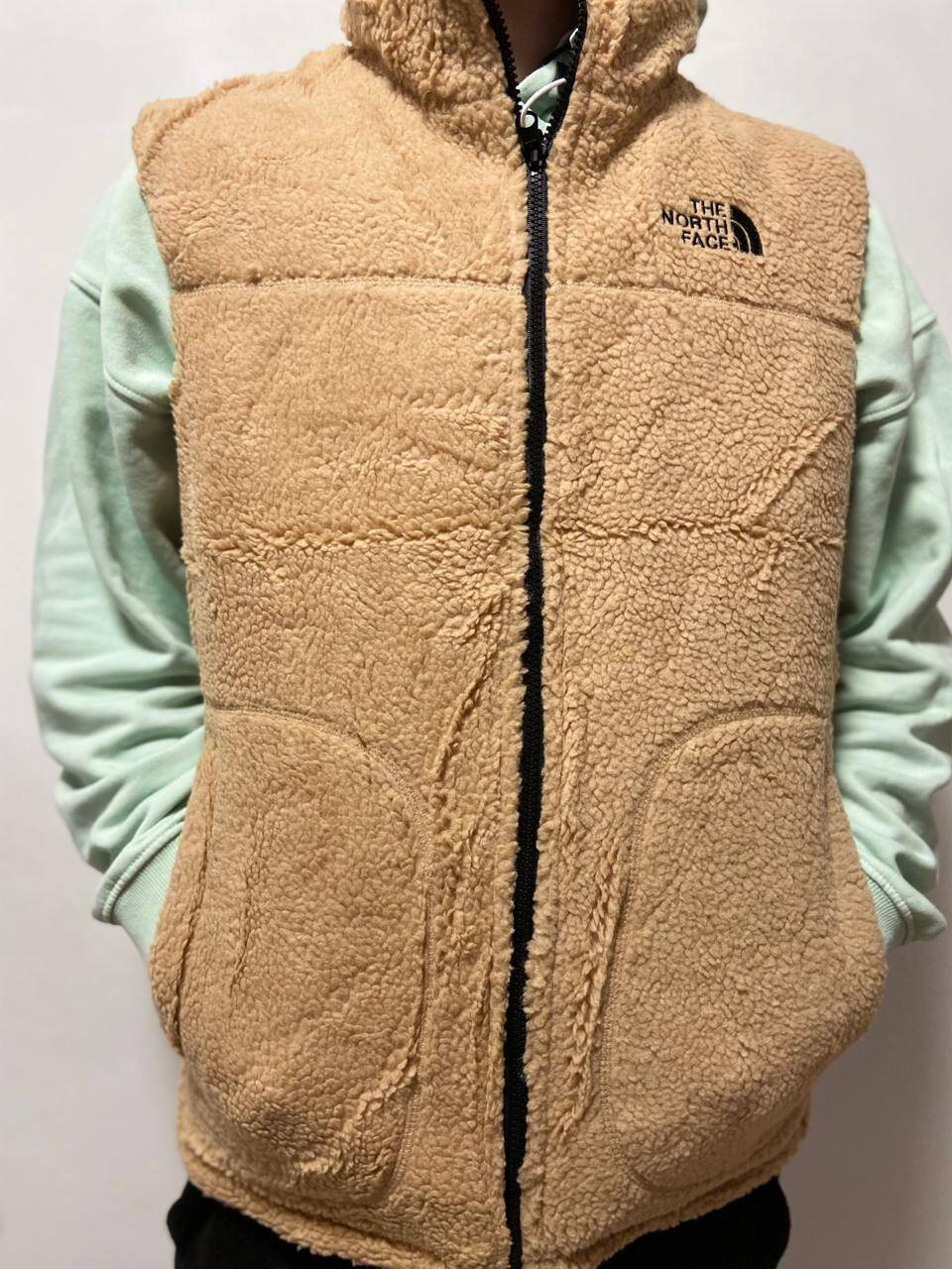 Жилетка барашек The North Face в Волгограде фото 3 Личные вещи Волгоград Жилетка барашек The North Face в Волгограде фото 3 Личные вещи Волгоград