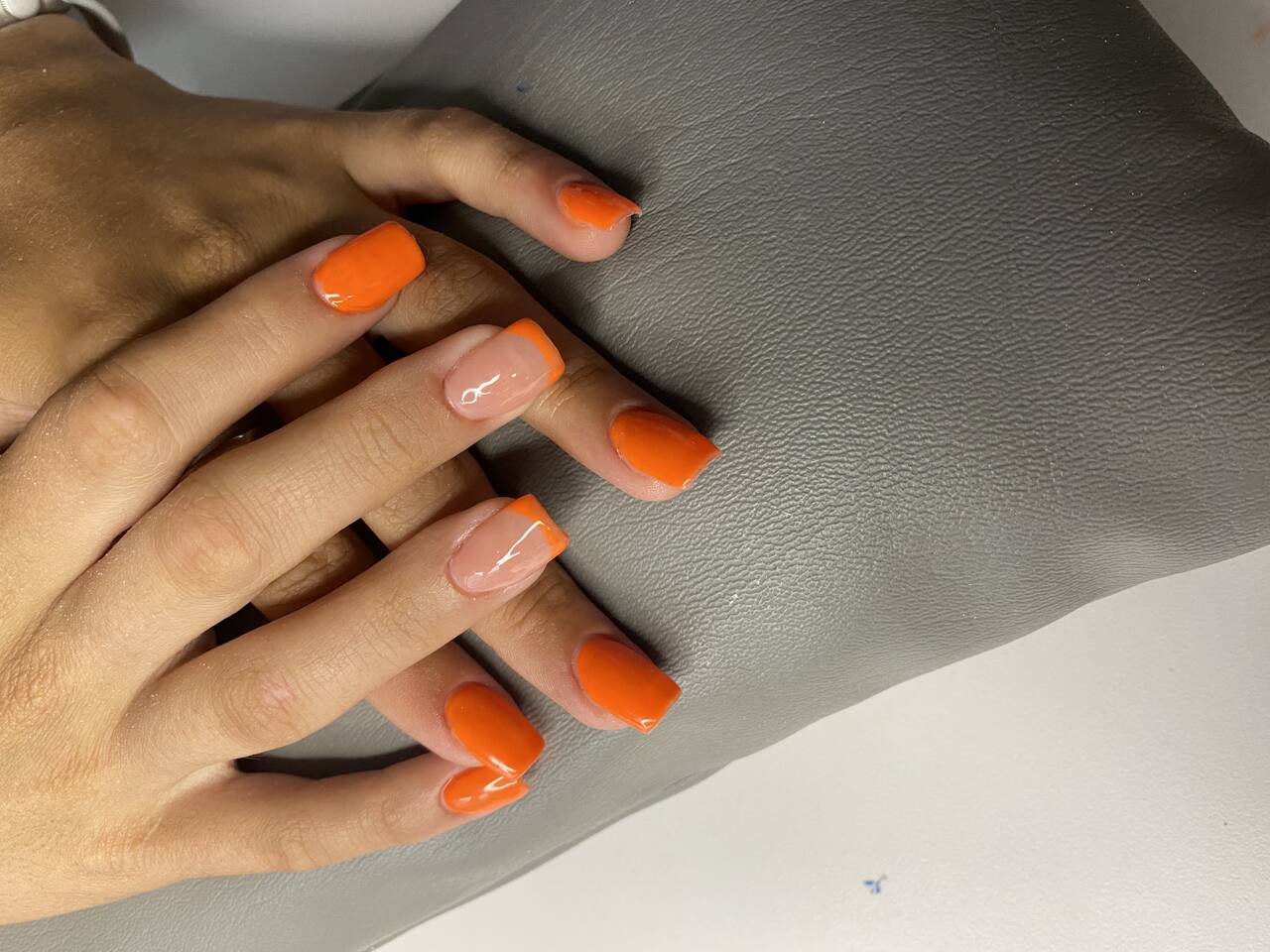 Маникюр + покрытие  в Екатеринбурге фото 4 Услуги Екатеринбург