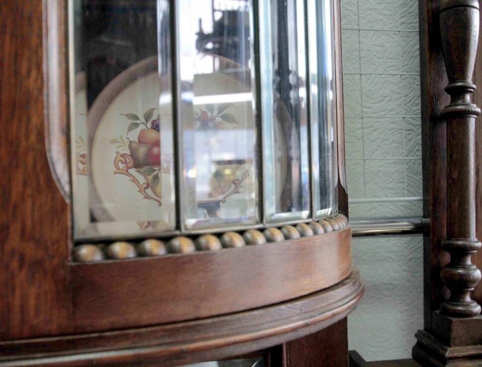 Антикварный буфет-раритет просто Огонь!!!