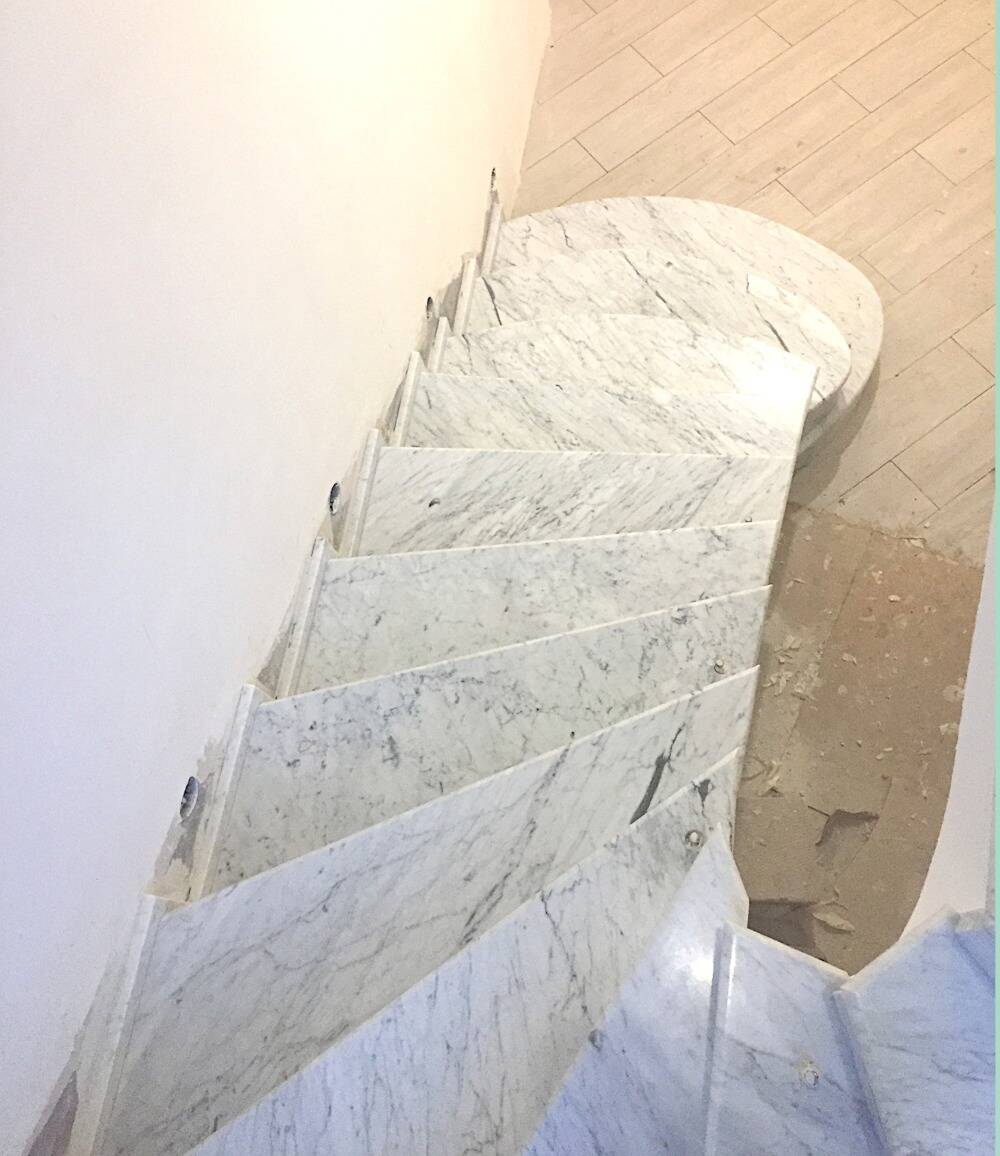 Ступени для лестниц из камня в Москве фото 5 Услуги Москва