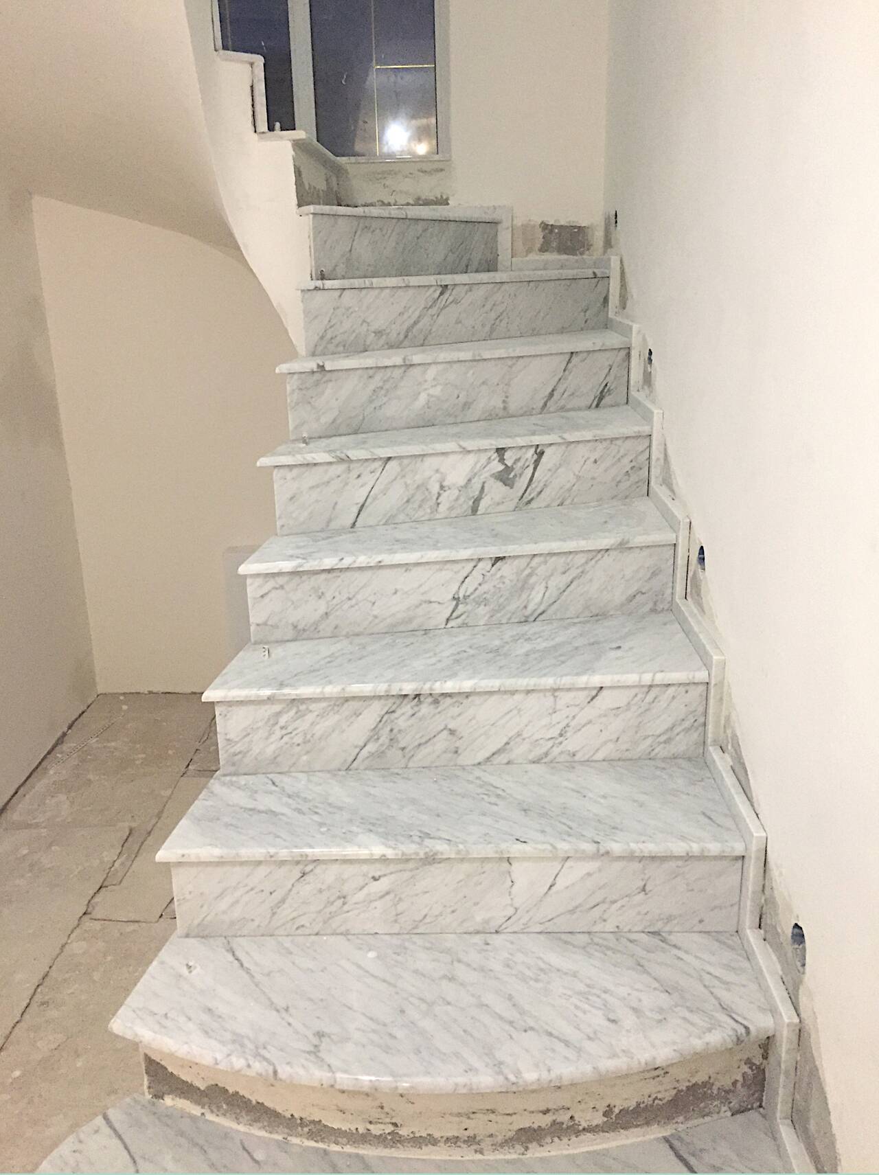 Ступени для лестниц из камня в Москве фото 3 Услуги Москва