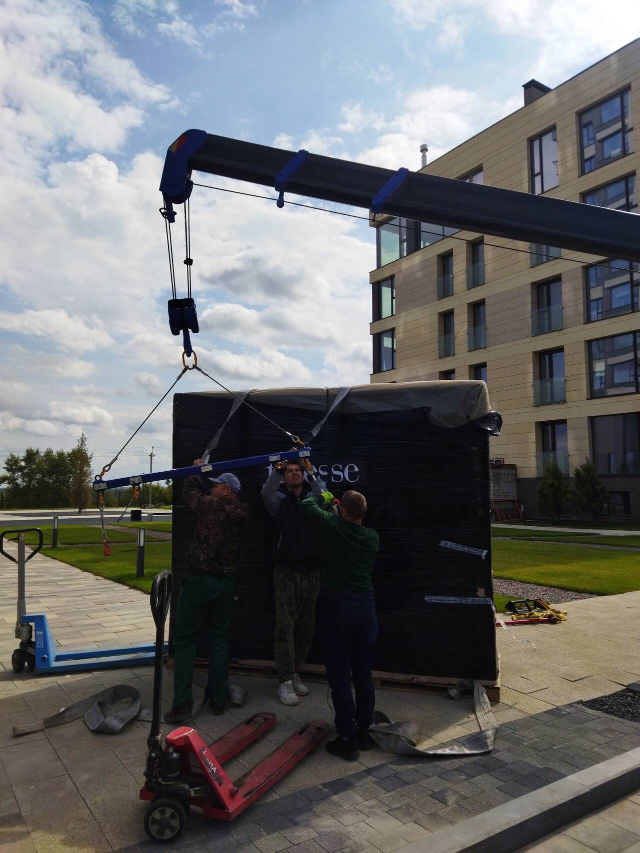 Манипулятор. Эвакуатор. Гидроборт. Грузчики в Волгограде фото 2 Услуги Волгоград
