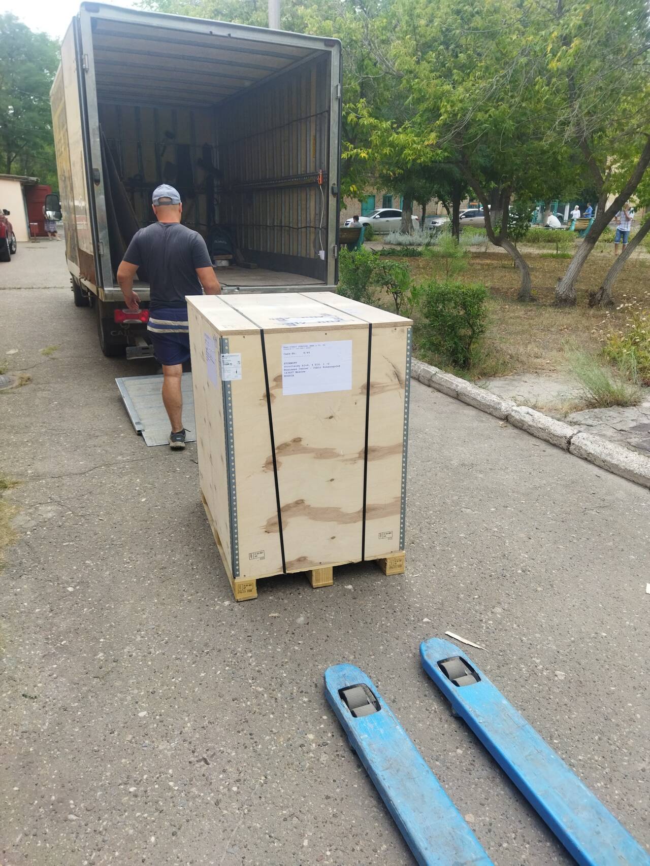 Транспорт с гидробортом, грузчики, такелаж в Волгограде фото 3 Услуги Волгоград